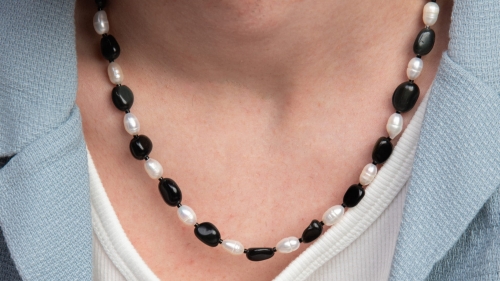 Naszyjnik z obsydianem i perłami